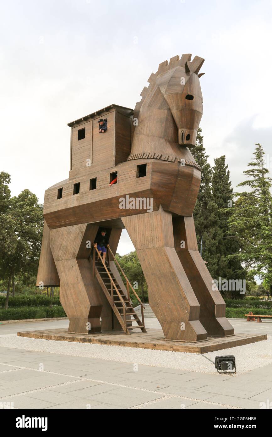 Ficheiro:Replica of Trojan Horse - Canakkale Waterfront