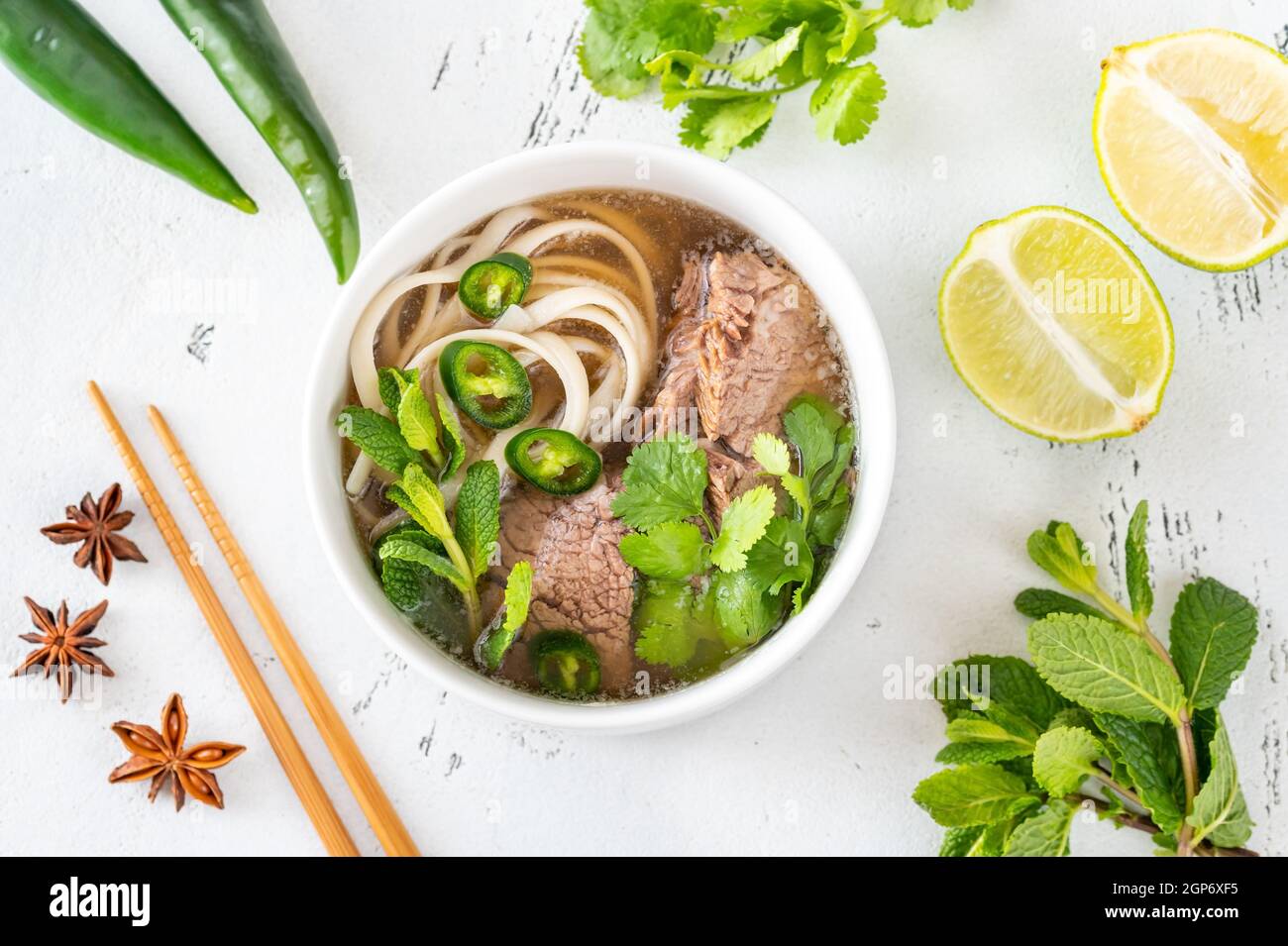 Bowl of Vietnamese soup beef pho (pho bo Stock Photo - Alamy