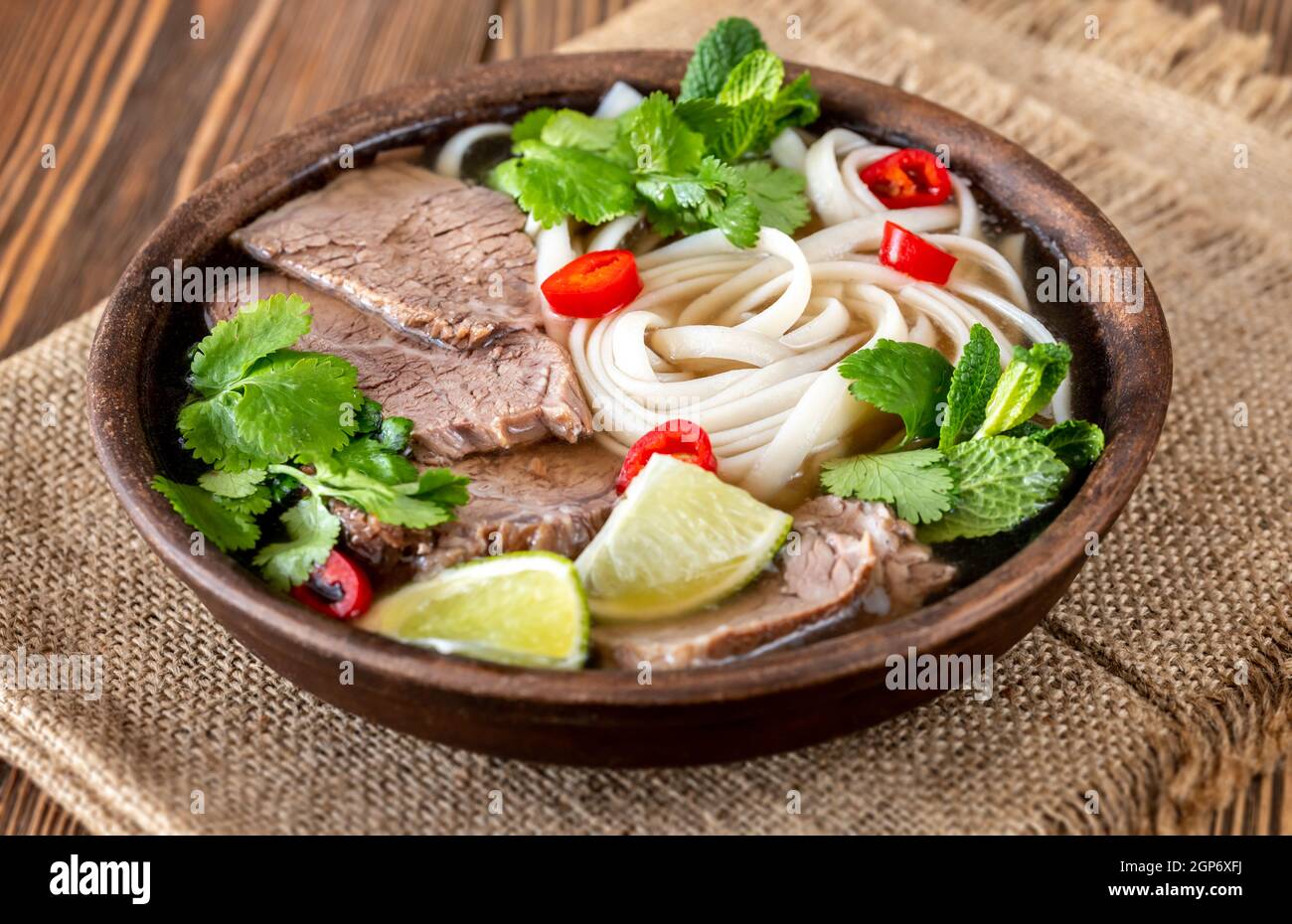 Bowl of Vietnamese soup beef pho (pho bo Stock Photo - Alamy