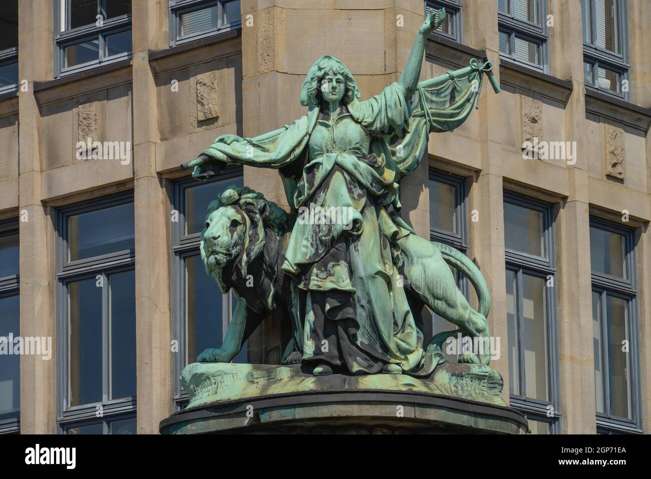 Hammonia sculpture, Haus der Seefahrt, Hohe Bruecke, Hamburg, Germany ...
