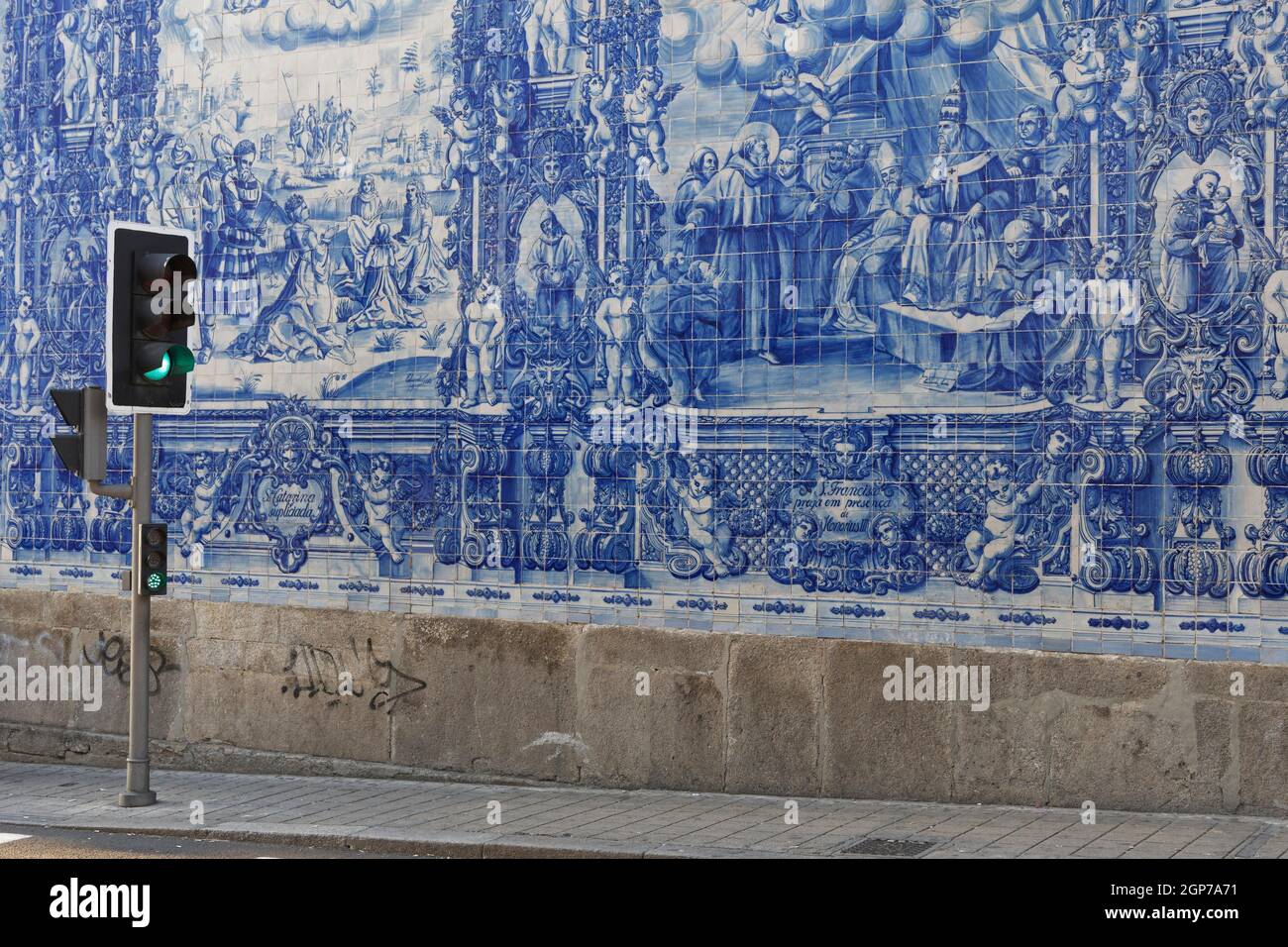 Traffic light, Chapel of the Souls of Santa (Catarina), Porto, Portugal Stock Photo