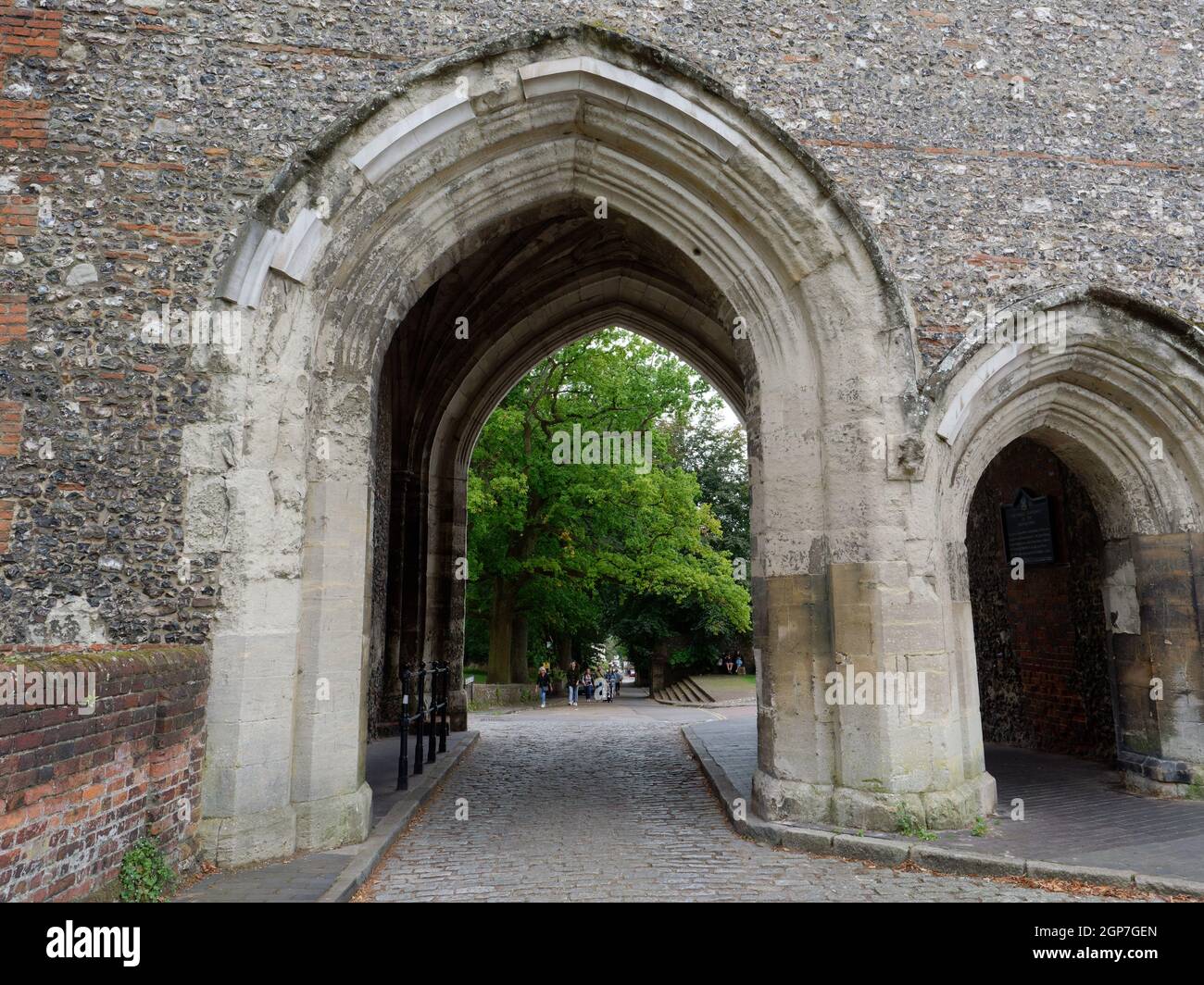 St Albans, Hertfordshire, England, September 21 2021: Archway across Abbey Mill Lane that forms part of the building of St Albans School. Stock Photo
