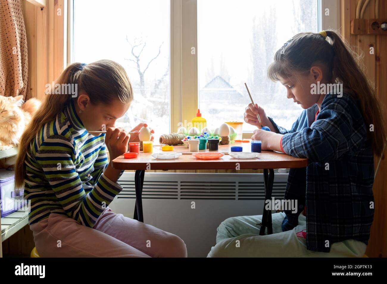 Crafts table top hi-res stock photography and images - Alamy