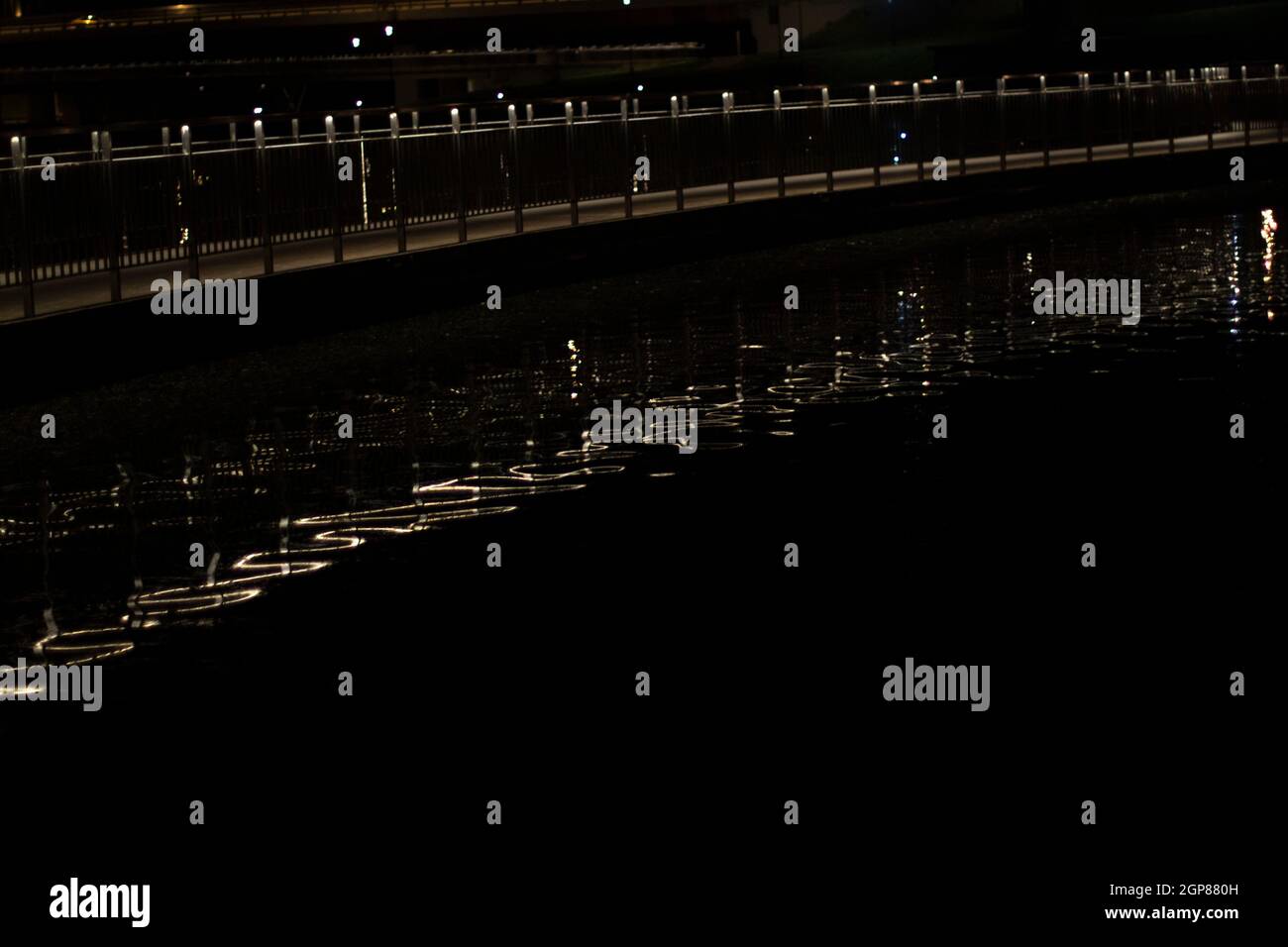 Pyramid louvre reflect hi-res stock photography and images - Alamy