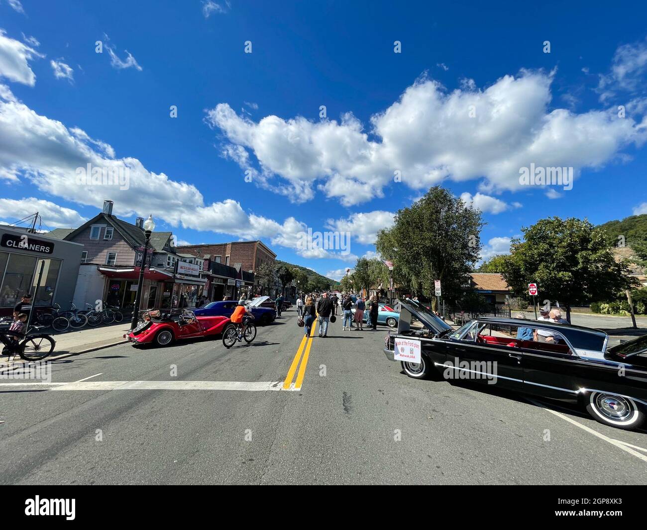 Fire department car hires stock photography and images Alamy