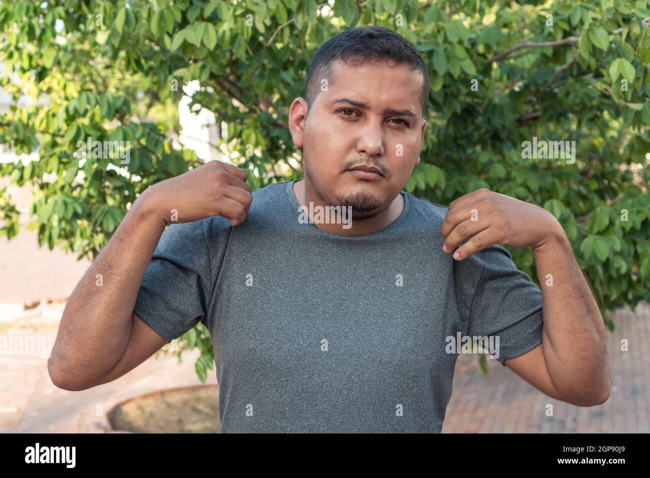 A hispanic man hi-res stock photography and images - Alamy