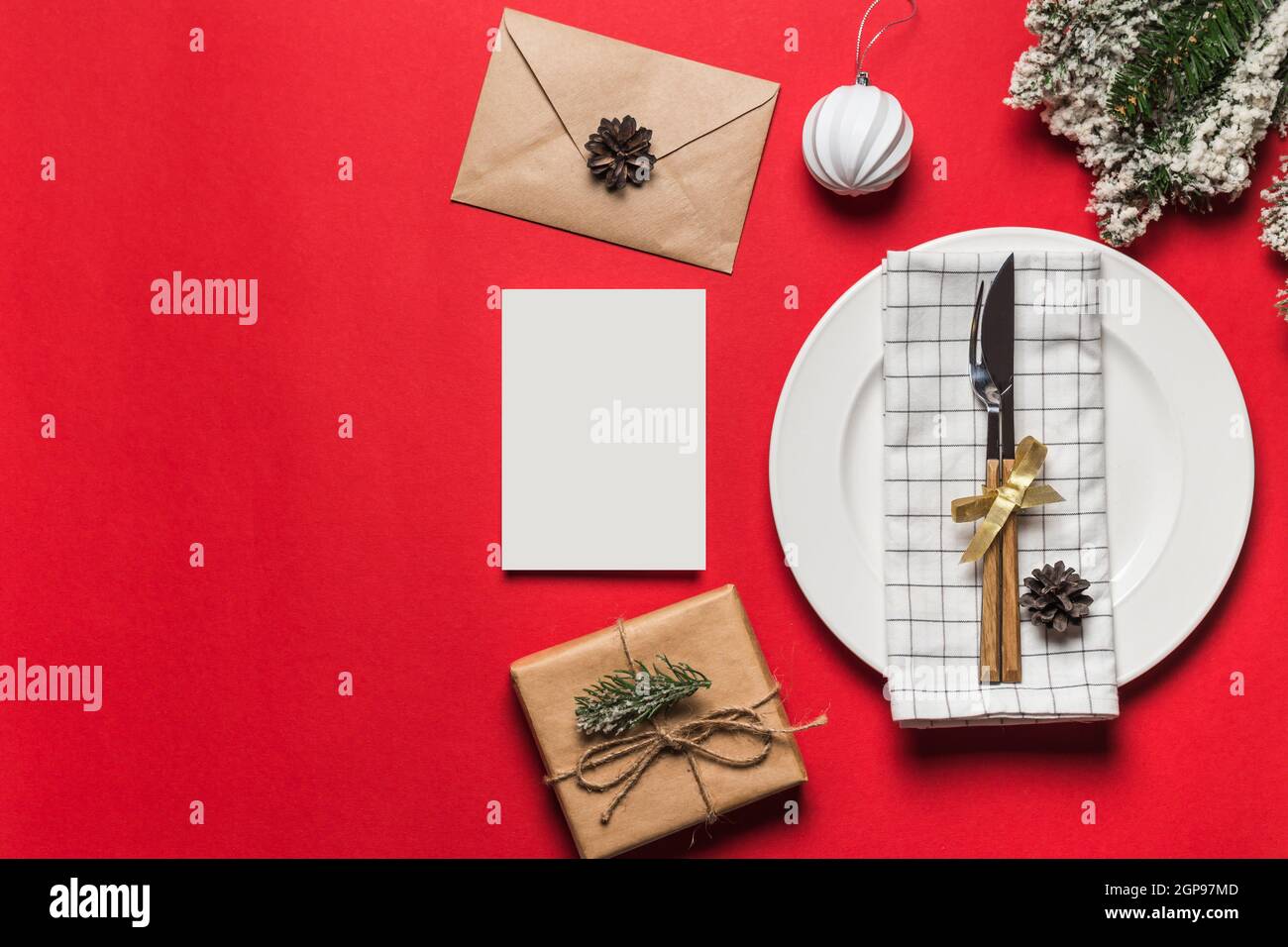 Gold box setting hi-res stock photography and images - Alamy