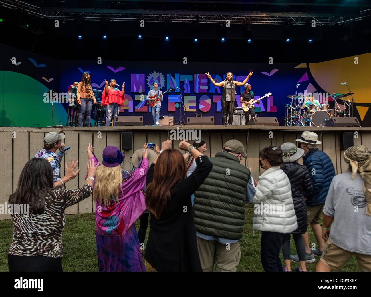 Ledisi wows the crowd with her vocals and energetic stage performance