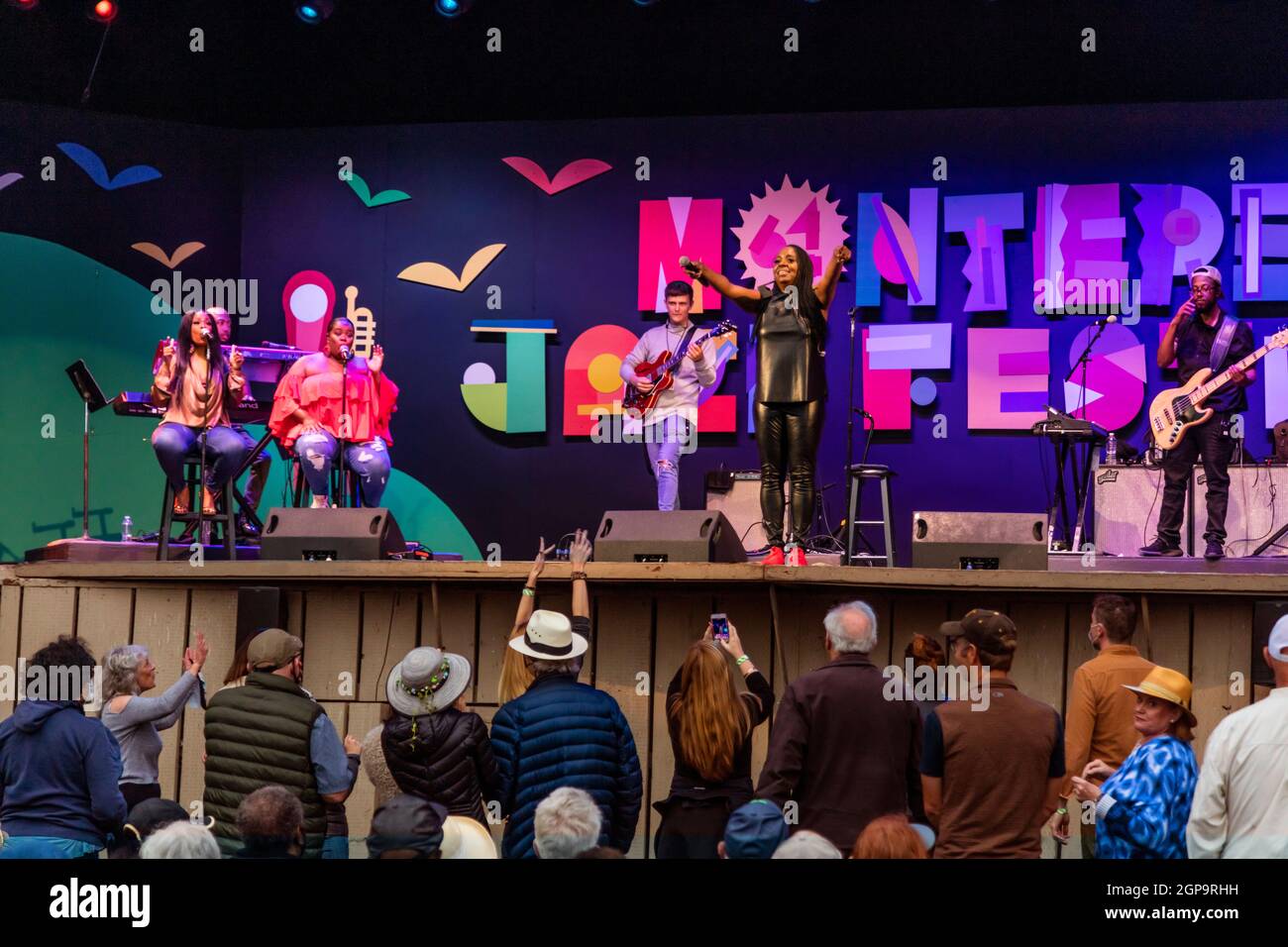 Ledisi wows the crowd with her vocals and energetic stage performance