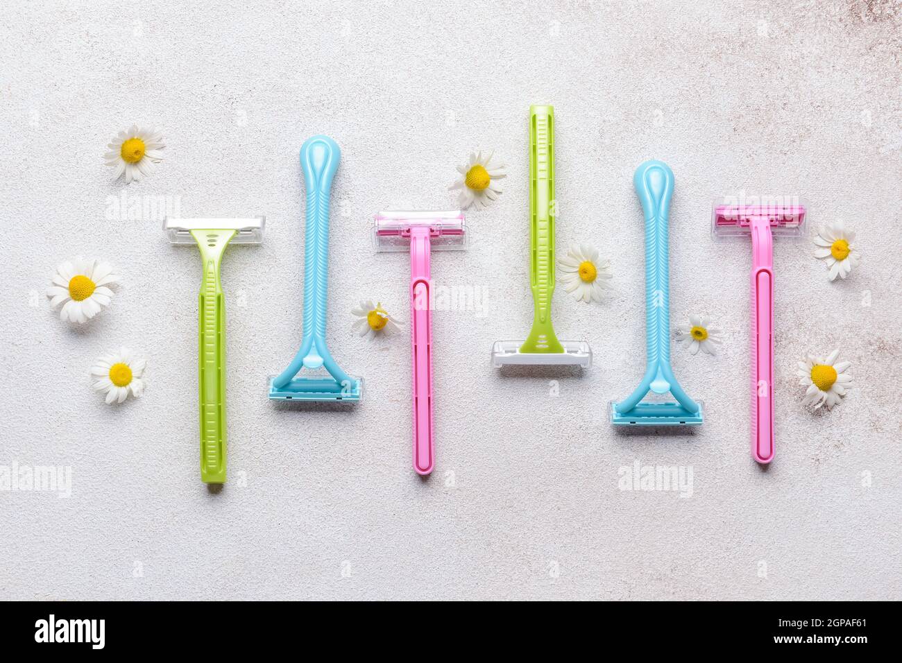 Safety razor blade different hi-res stock photography and images - Alamy