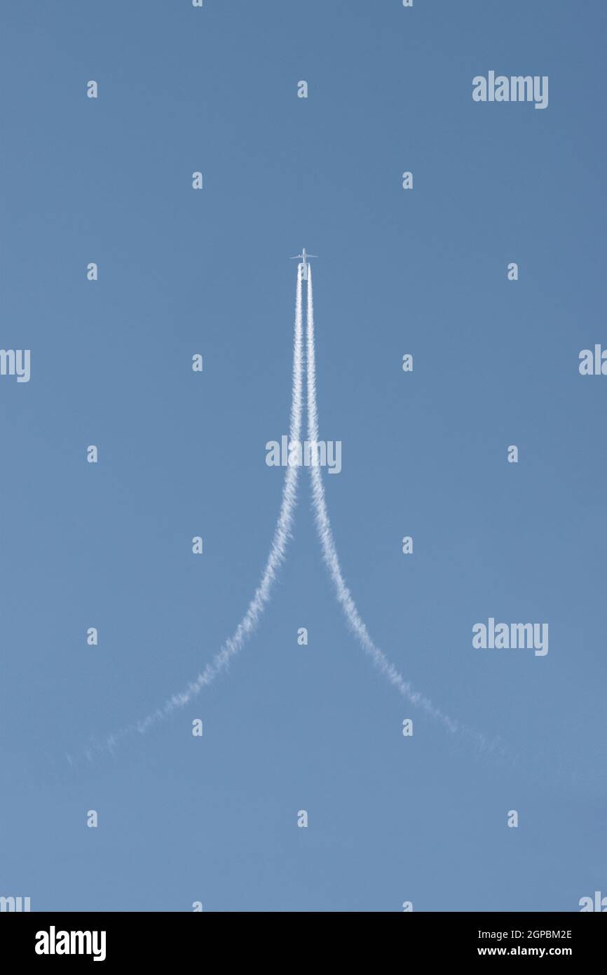Civilian plane hi-res stock photography and images - Alamy