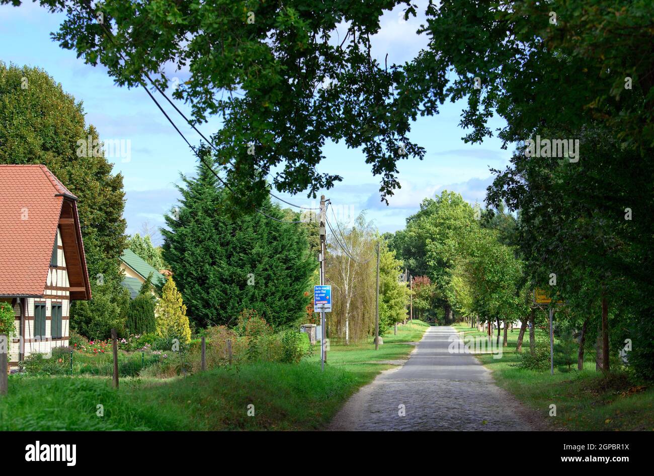 PRODUCTION 16 September 2021, Brandenburg, Milmersdorf/Ot Hohenwalde