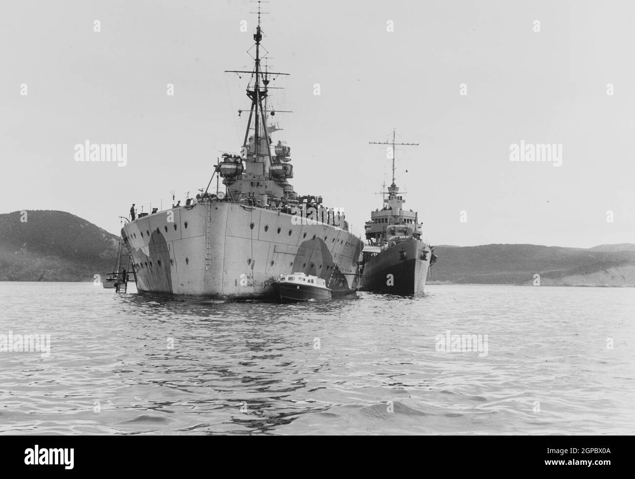 PLACENTIA BAY, NEWFOUNDLAND, CANADA - 10-12 August 1941 - Atlantic Charter Conference, 10-12 August 1941. The USS McDougal (DD-358) alongside HMS Prin Stock Photo