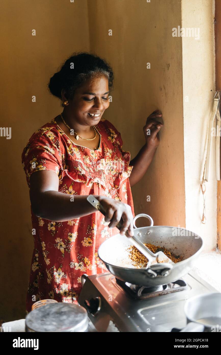 Indian woman cooking hi res stock photography and images Alamy