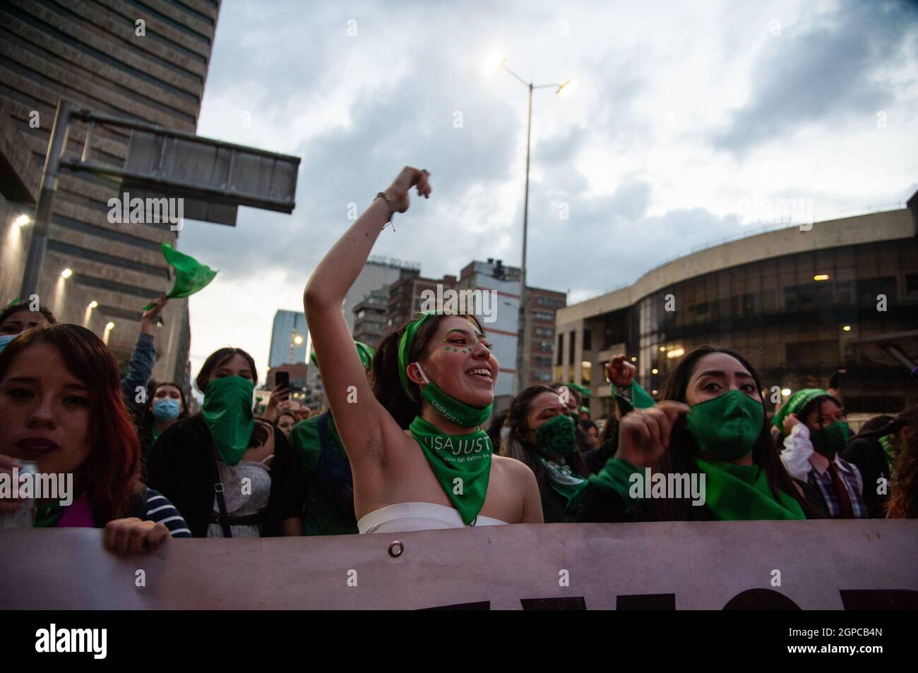 Bogota, Colombia. 28th Sep, 2021. Women chant and sing as they take part in a demonstration demanding the decriminalization of abortion during the Global Day of Action for Legal and Safe Abortion in Latin America and the Caribbean in Bogota on September 28, 2021. Credit: Long Visual Press/Alamy Live News Stock Photo