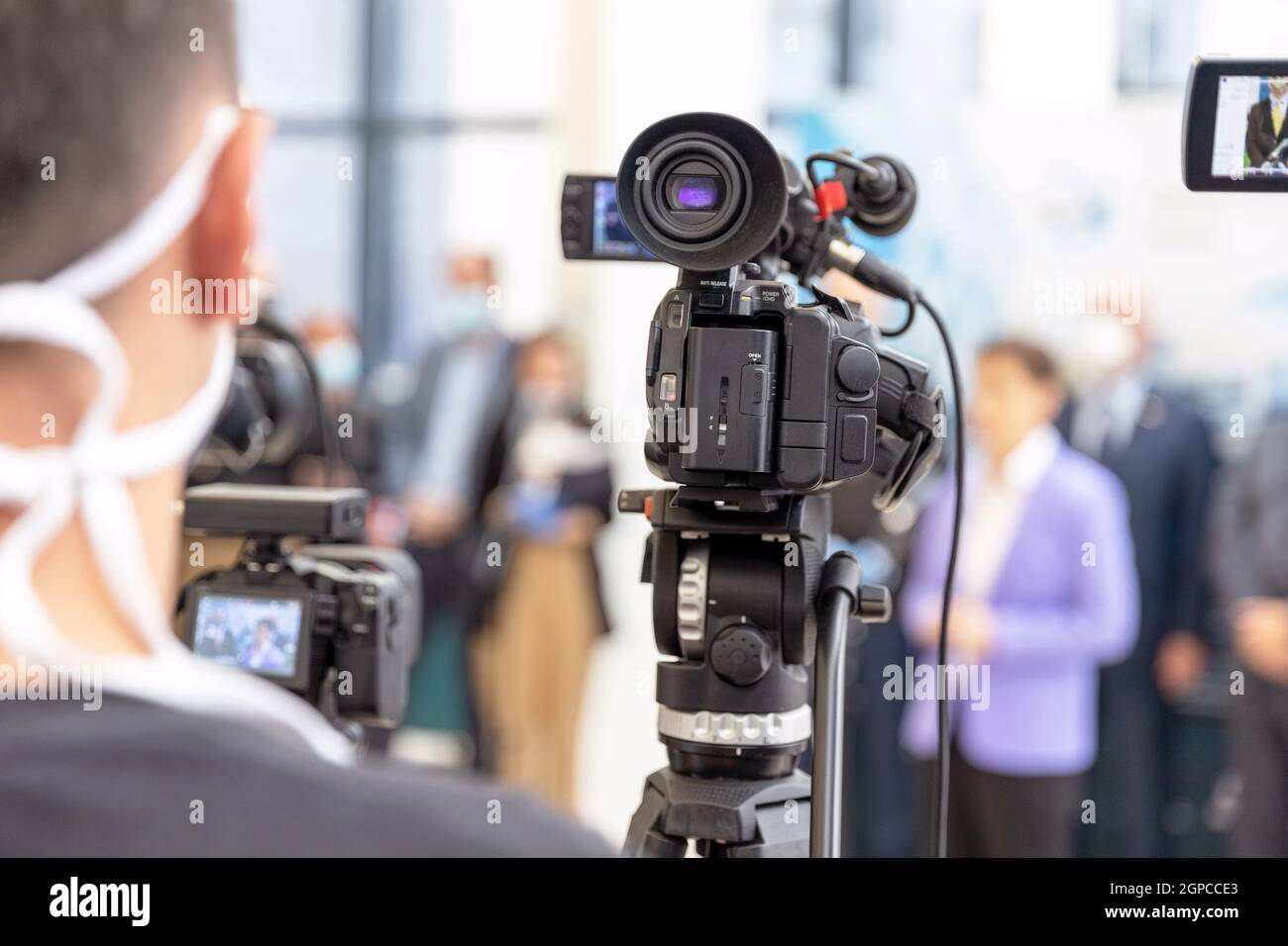 Briefing on covid 19 hi-res stock photography and images - Alamy