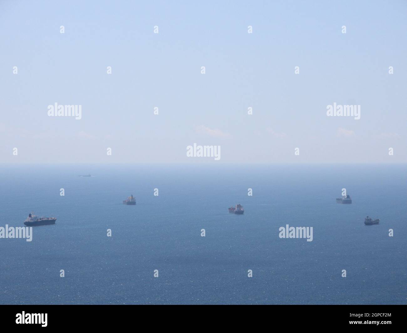 Container ships waiting hi-res stock photography and images - Alamy