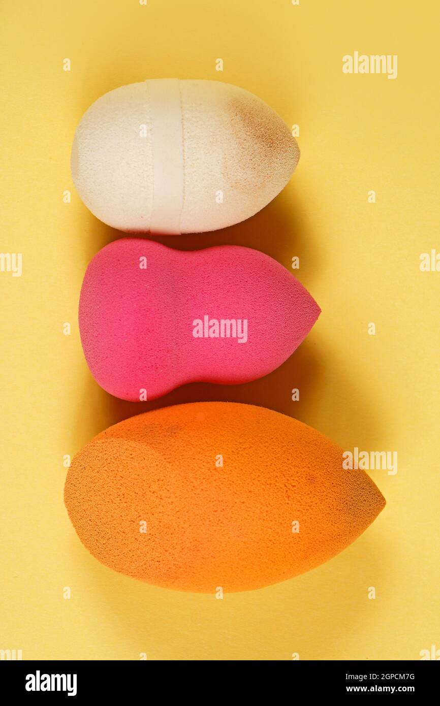 Makeup foundation sponges hires stock photography and images Alamy
