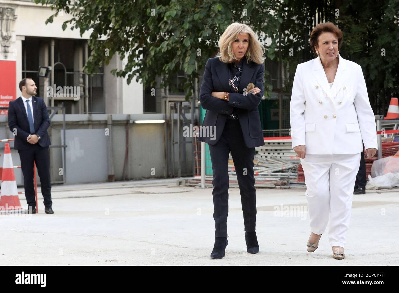 La Premiere Dame Brigitte Macron Roselyne Bachelot Ministre De La Culture Le President De La Republique S Est Rendu Sur Le Site Richelieu Berceau Historique De La Bibliotheque Nationale De France Bnf