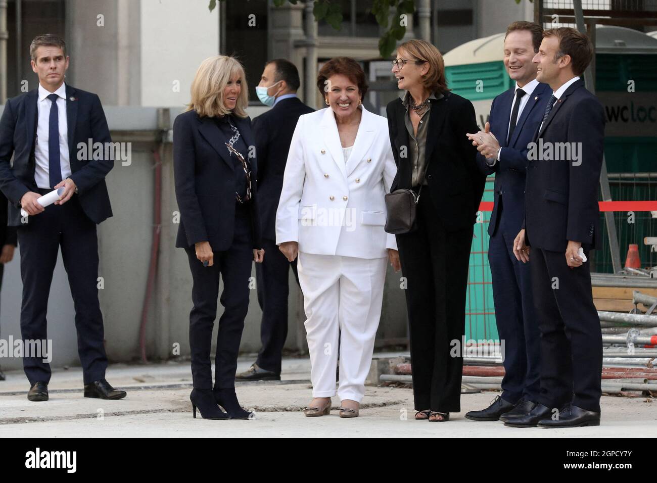 Le President Emmanuel Macron La Premiere Dame Brigitte Macron Roselyne Bachelot Ministre De La Culture Le President De La Republique S Est Rendu Sur Le Site Richelieu Berceau Historique De La Bibliotheque
