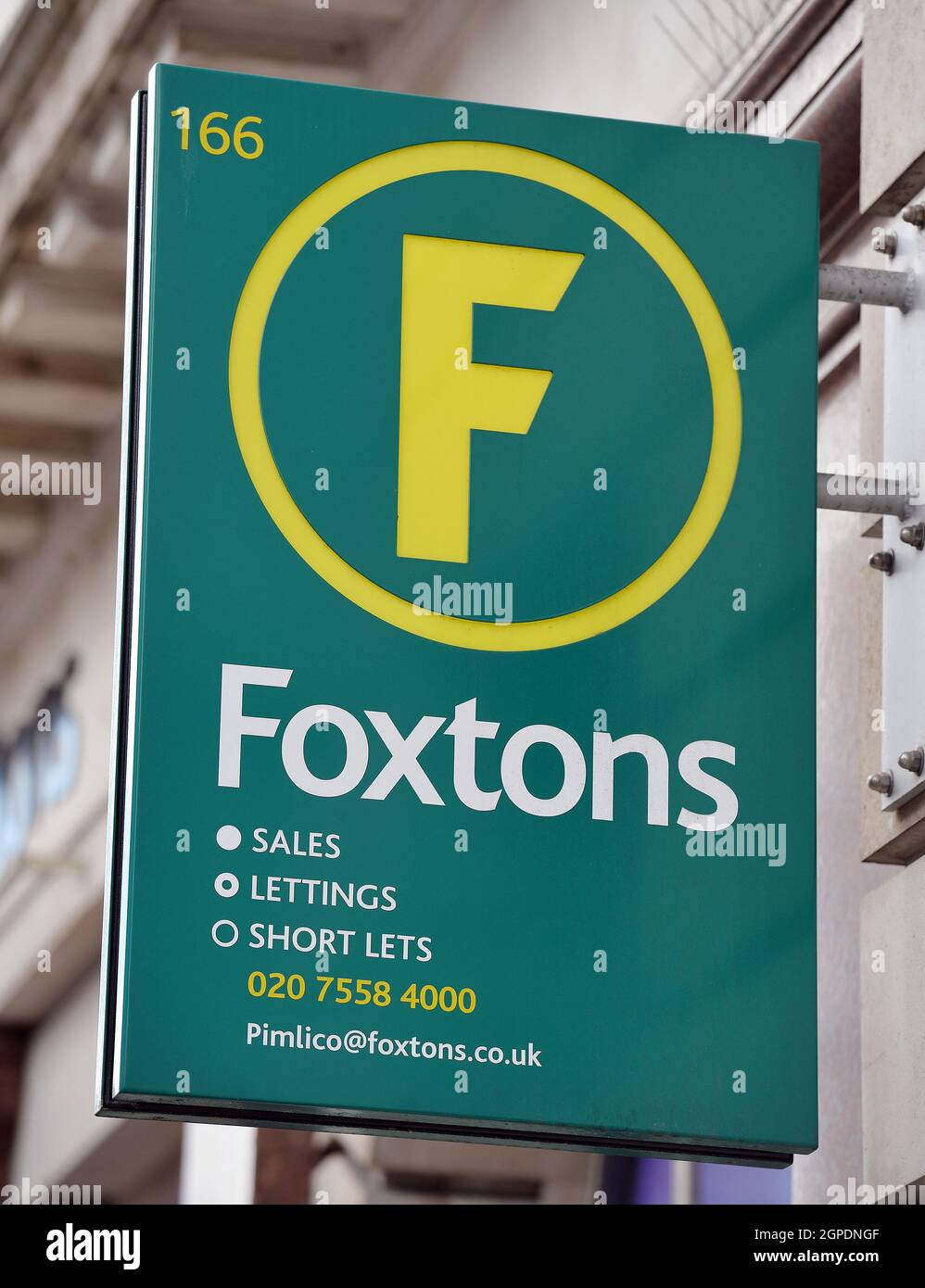 Foxtons estate agent hi-res stock photography and images - Alamy