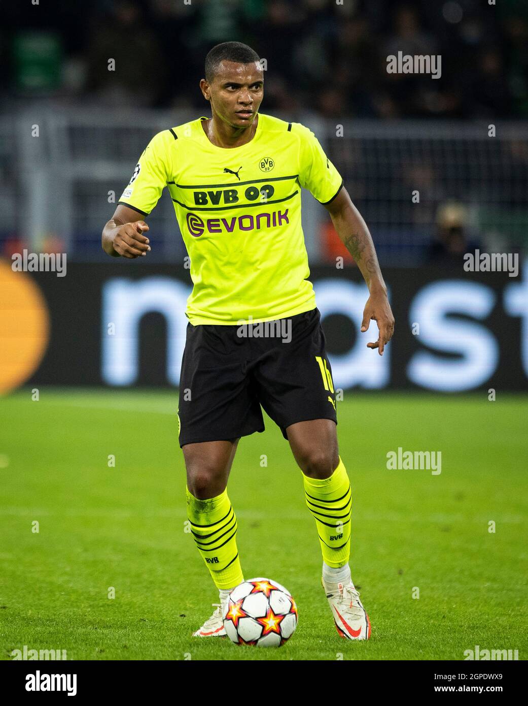 Manuel Akanji (BVB) Borussia Dortmund - Sporting Club Lissabon 28.09.2021,  Fussball; UEFA Champions League, Saison 2021/22 Foto: Moritz Müller Copy  Stock Photo - Alamy