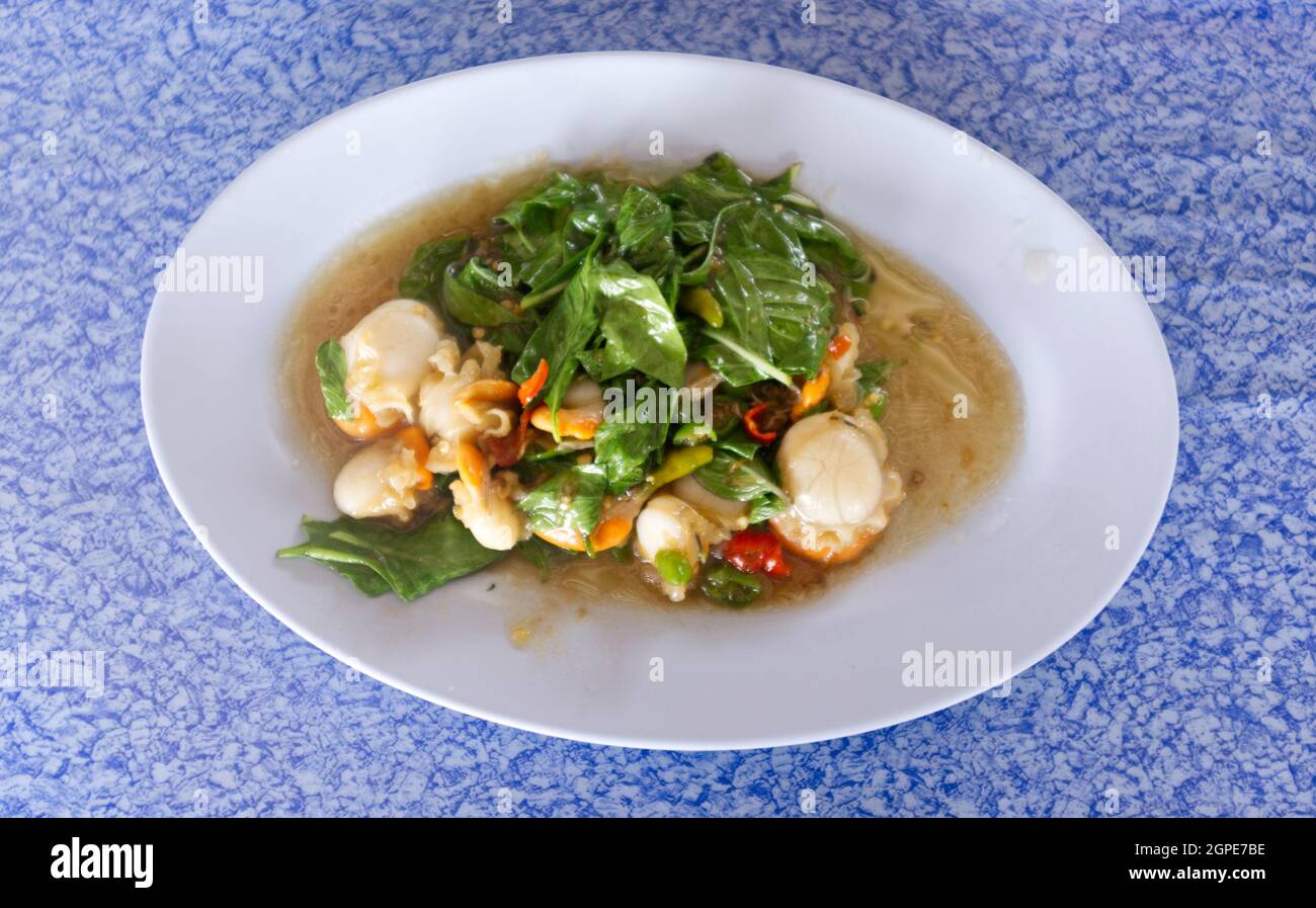 THAI SEAFOOD , Basil fried scallops Stock Photo Alamy