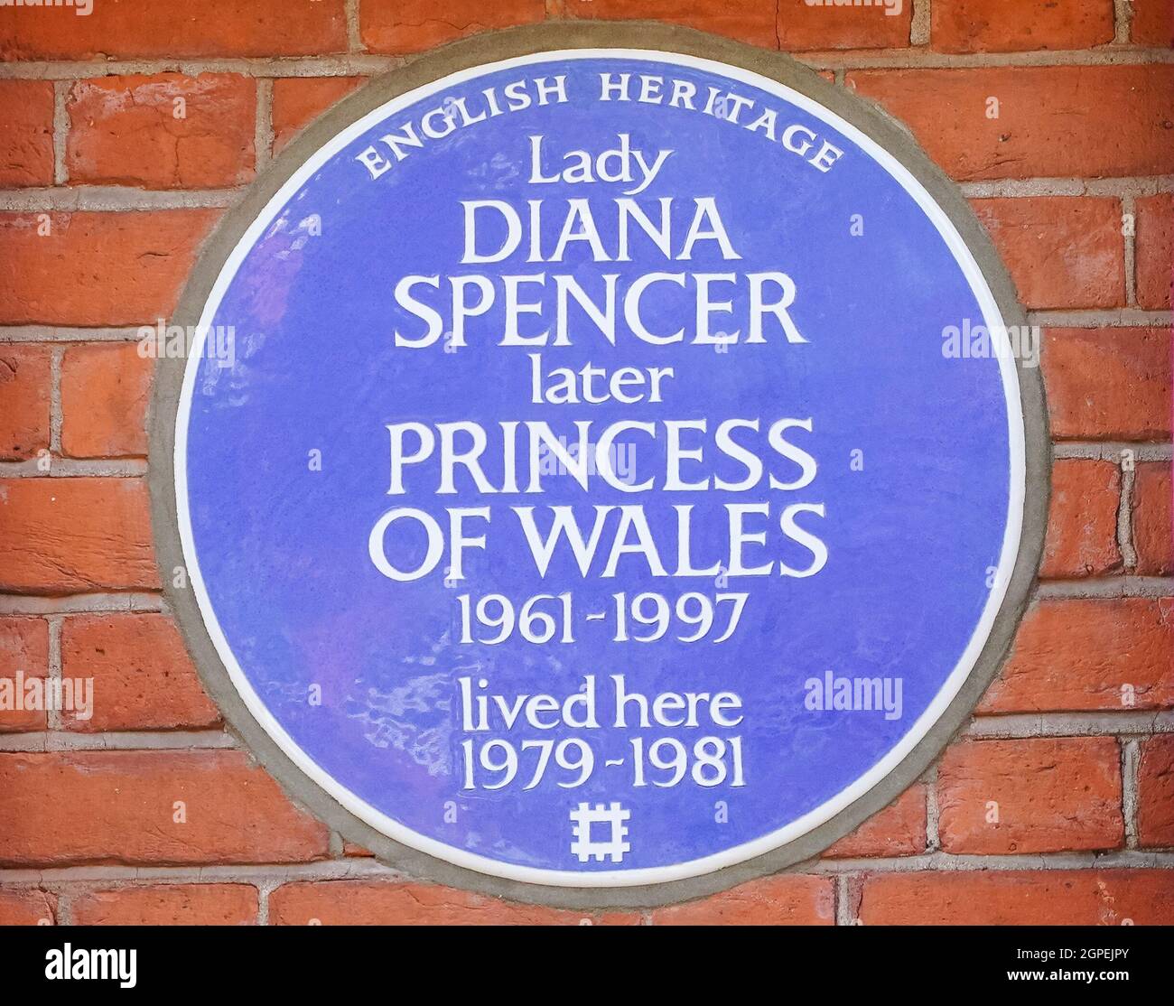 General view of the new English Heritage blue plaque to Diana, Princess of Wales, outside Coleherne Court, Old Brompton Road, London. Picture date: Wednesday September 29, 2021. Stock Photo