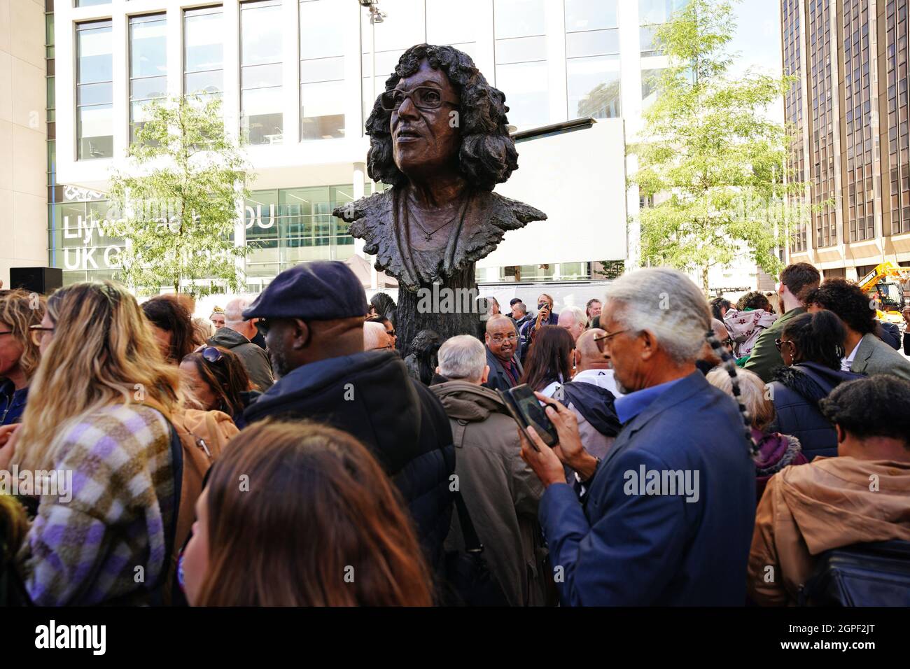 People At The Unveiling Of The Statue Of Betty Campbell Wales First betty-campbell-statue-honours-wales-first-black-head-teacher-in