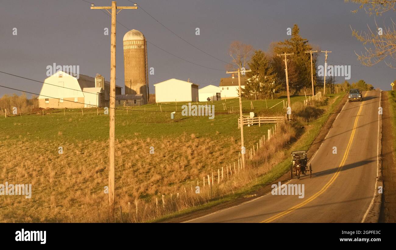 Amish farms hires stock photography and images Alamy