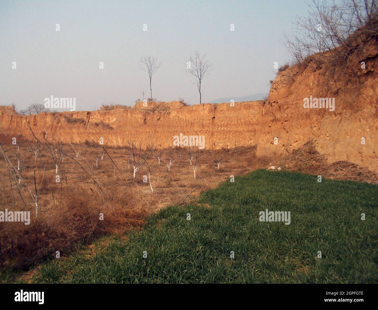 (210929) -- XI'AN, Sept. 29, 2021 (Xinhua) -- Photo shows a water pond ruin at the Zhouyuan site in Baoji City, northwest China's Shaanxi Province. Archaeologists in Shaanxi said they have discovered large ponds and ditches at an archaeological site in the province. Located in Baoji City, the Zhouyuan site is believed to be the largest city ruins of the Western Zhou Dynasty (1046-771 B.C.). (Shaanxi Academy of Archeology/Handout via Xinhua) Stock Photo