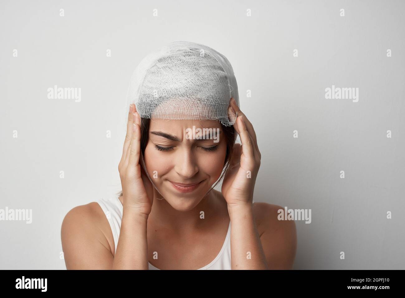bandaged head injury treatment medicine Stock Photo Alamy