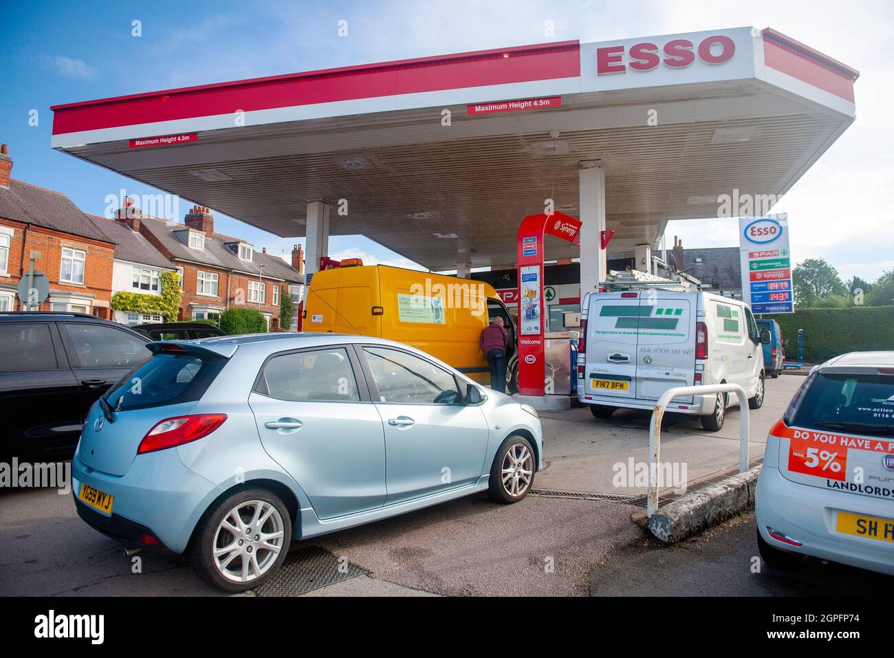 Leicester, UK. 29 September 2021. Petrol station forecourts begin to re