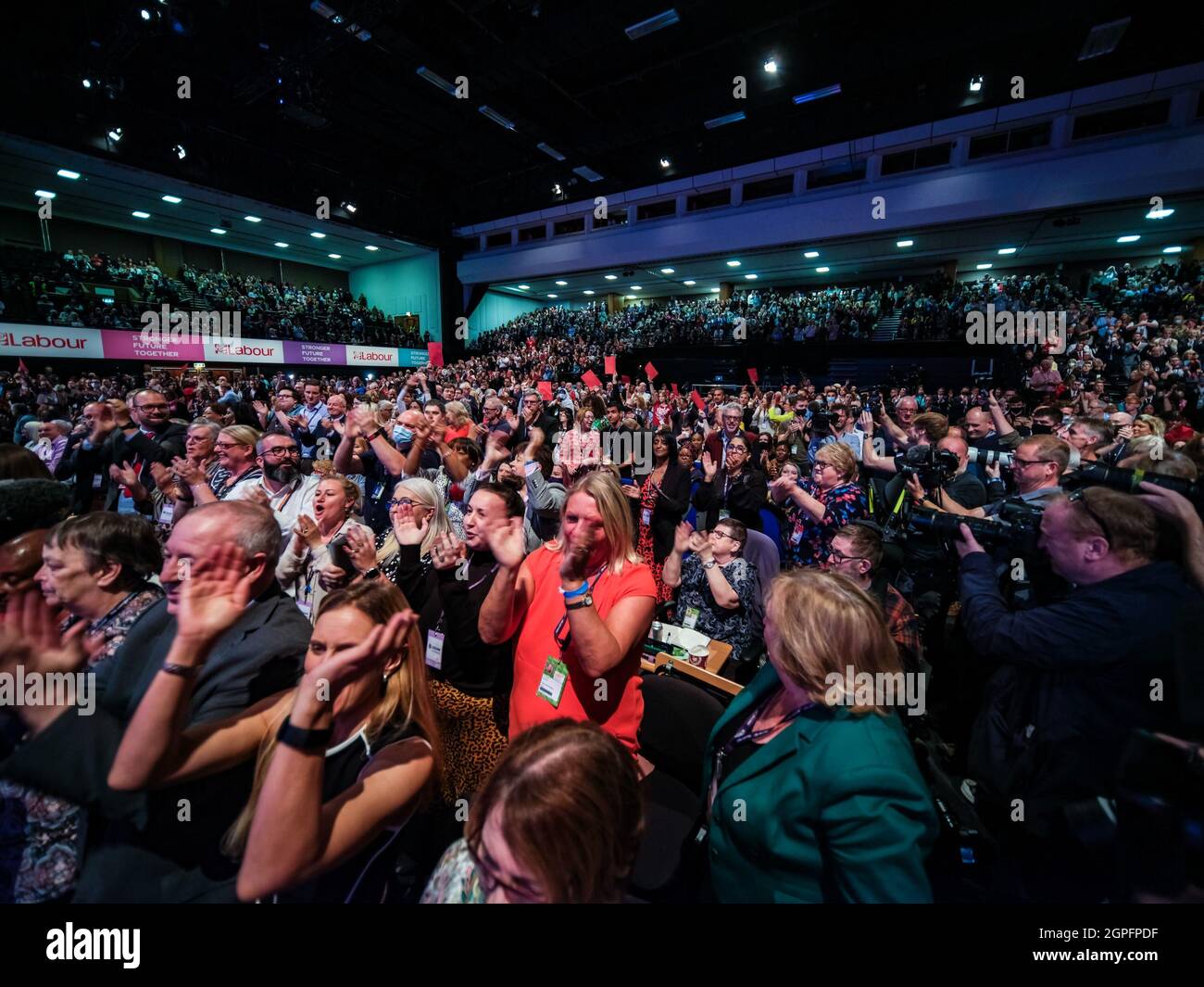 Brighton, UK. 29th Sep, 2021. Brighton, Uk. Wednesday, Sep. 29, 2021 . As Sir Keir Starmer, Leader of the Labour Party delivers the closing keynote speech, delegates raise red cards and protest about a party “purge” and “minimum wage policies”. Labour Party 2021 Conference Credit: Julie Edwards/Alamy Live News Stock Photo