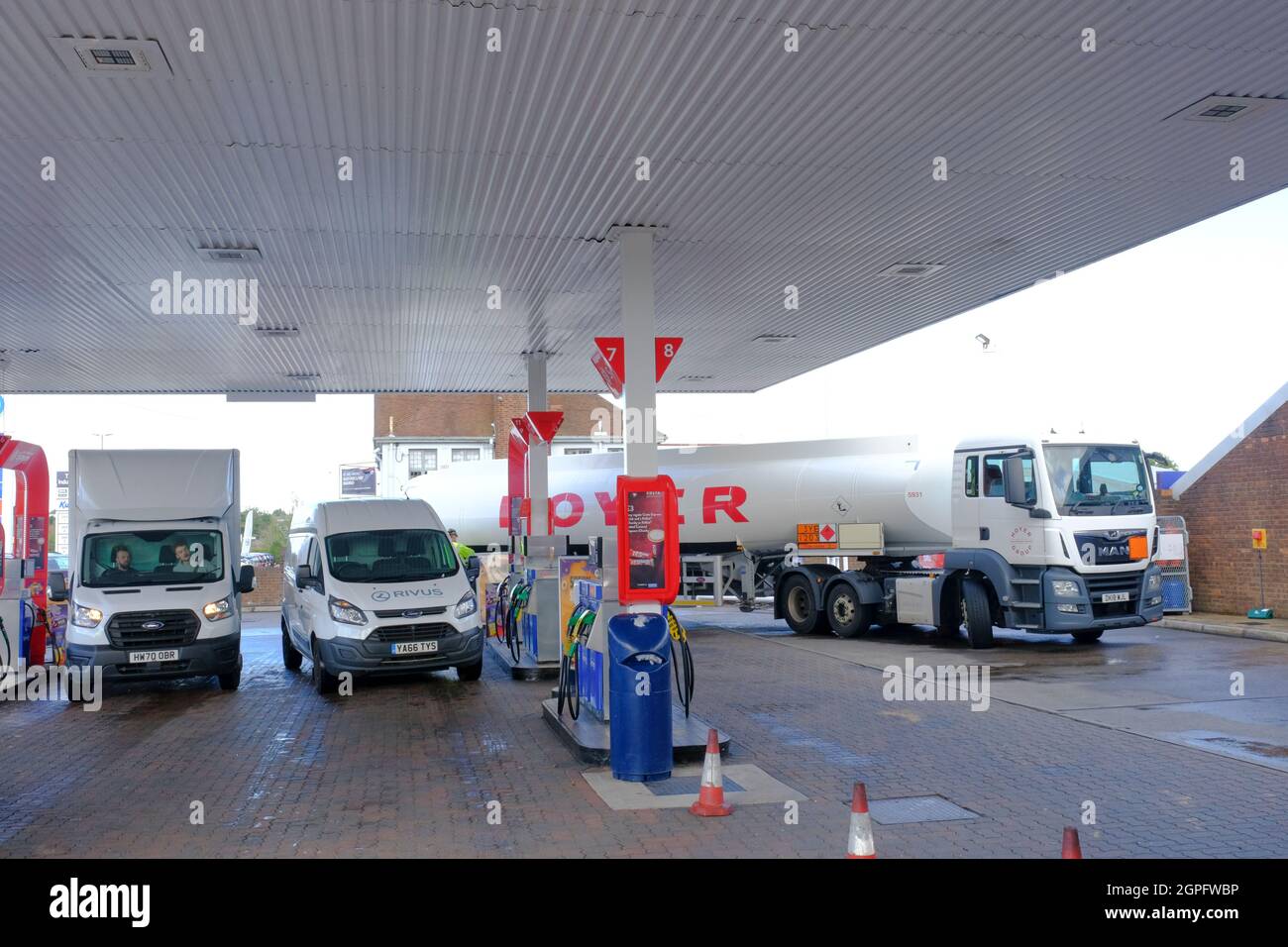 Patchway, Bristol, UK. 29th Sep, 2021. Esso garage on main A38 route into Bristol gets a fuel delivery. Fuel shortages had been caused by panic buying after the disclosure of a shortage of tanker drivers. Credit: JMF News/Alamy Live News Stock Photo