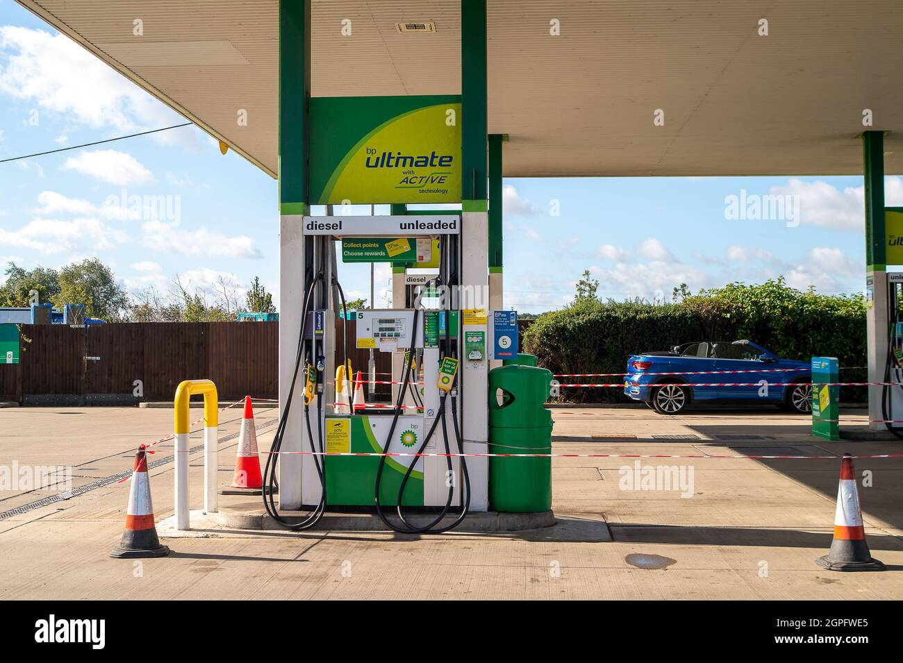 Empty forecourts hires stock photography and images Alamy