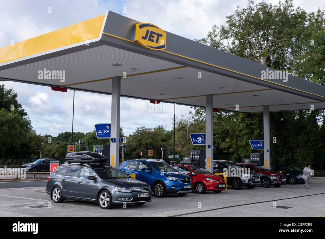 As the fuel crisis in the UK continues, this Jet petrol station is open