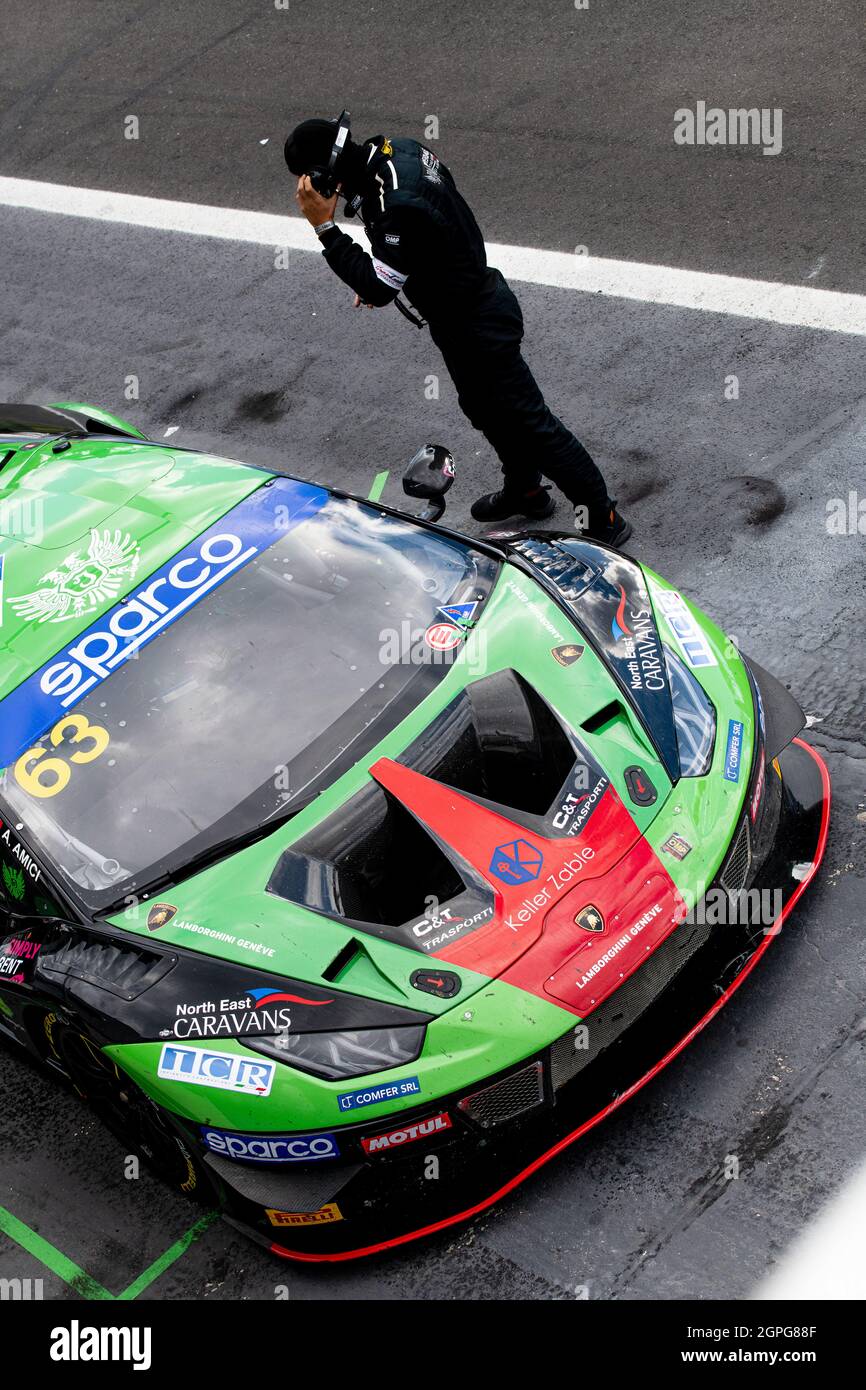 Vallelunga, italy september 19th 2021 Aci racing weekend. Pit stop high angle view Lamborghini Huracan and team manager Stock Photo