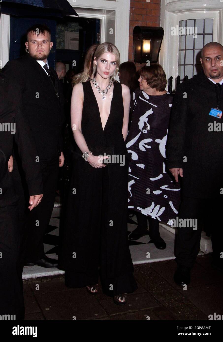 Rami Malek with girlfriend Lucy Boynton Daniel Graig and friend Ana De  Armas Billie Eilish Hans Zimmer Lea Seydoux and many others went to the 007  after party at marks club and