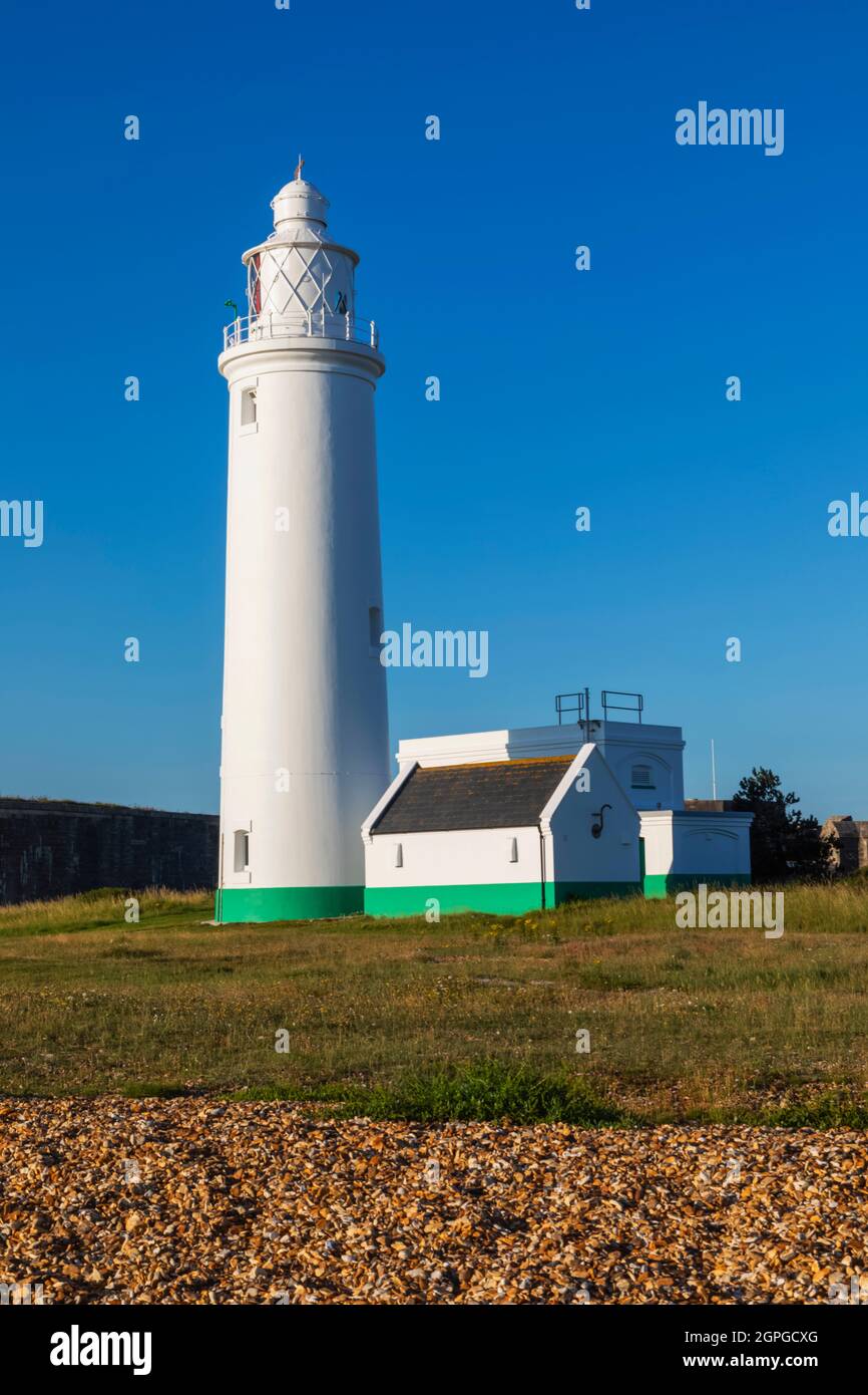 England, Hampshire, The New Forest, Keyhaven, Hurst Point Lighthouse and Hurst Castle Stock Photo