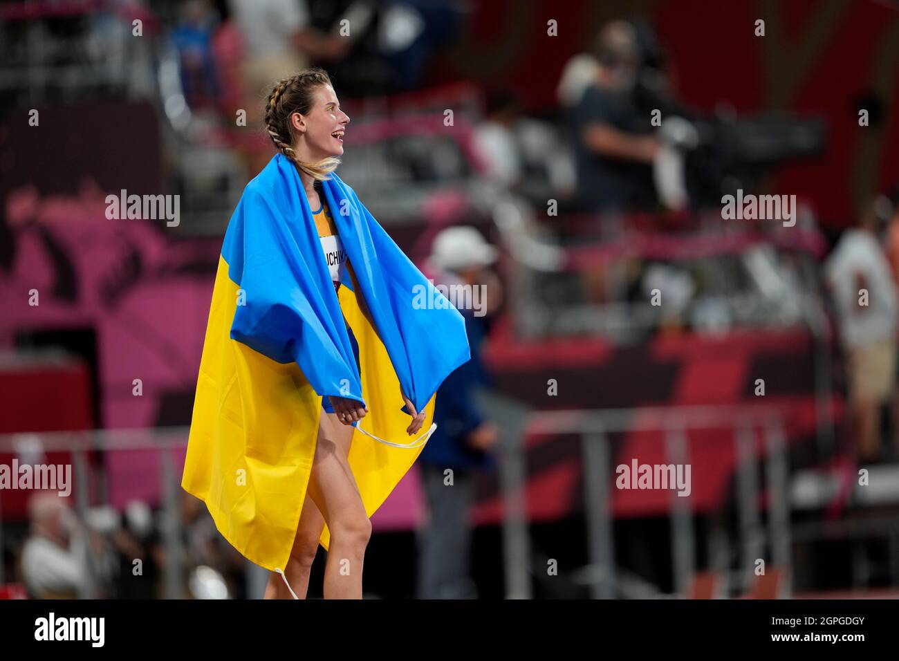 yaroslava-mahuchikh-participating-in-the-high-jump-at-the-tokyo-2020
