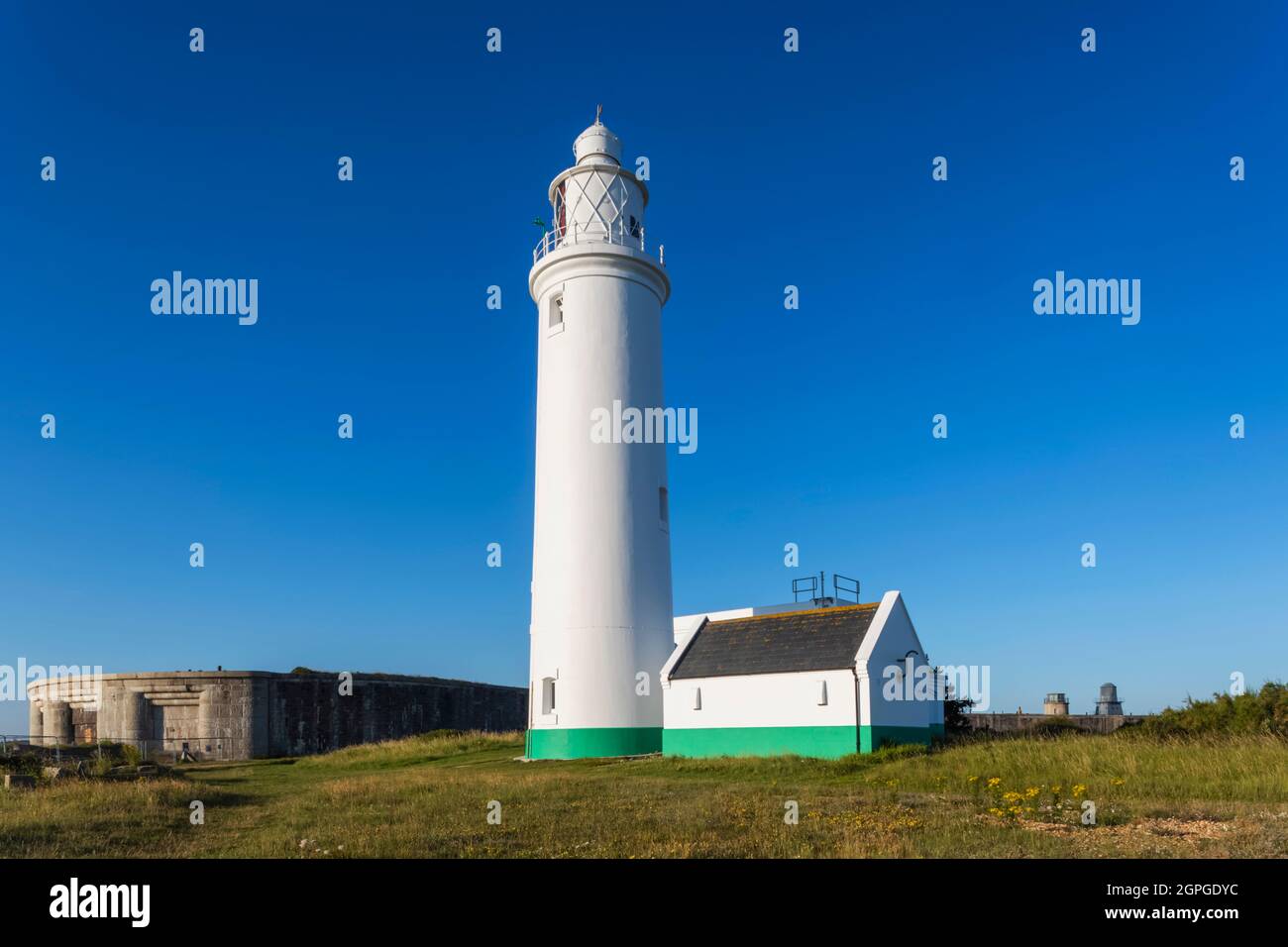 England, Hampshire, The New Forest, Keyhaven, Hurst Point Lighthouse and Hurst Castle Stock Photo