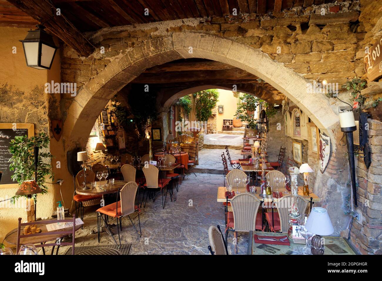 France, Var, Bormes-les-Mimosas, the old medieval village, ruelle des Sarrazins, Lou Portaou restaurant Stock Photo