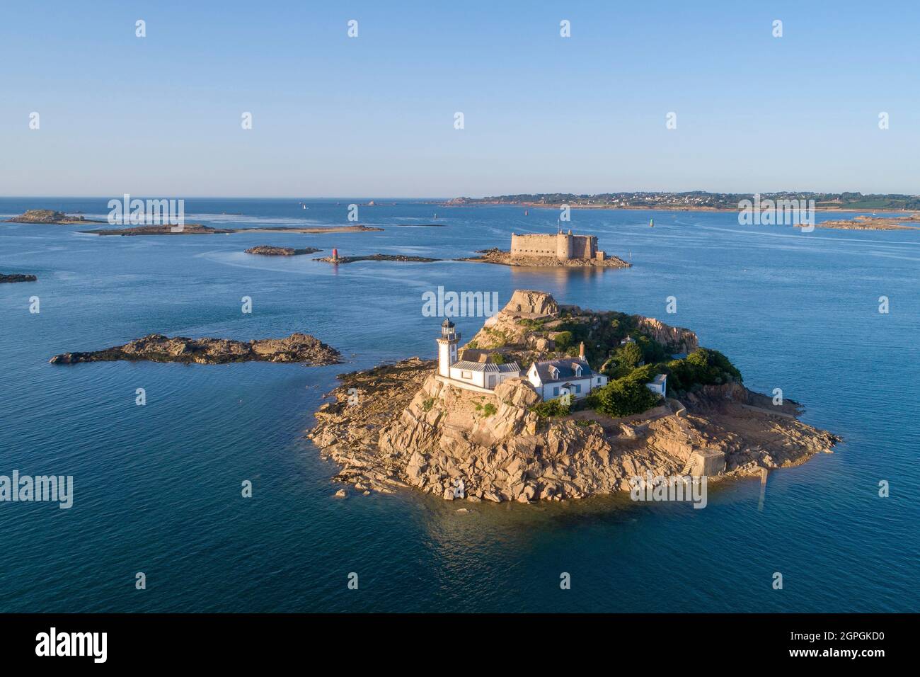 France, Finistere, Morlaix bay, Carantec, Louet island and Taureau castle built by Vauban in the 17th century (aerial view) Stock Photo