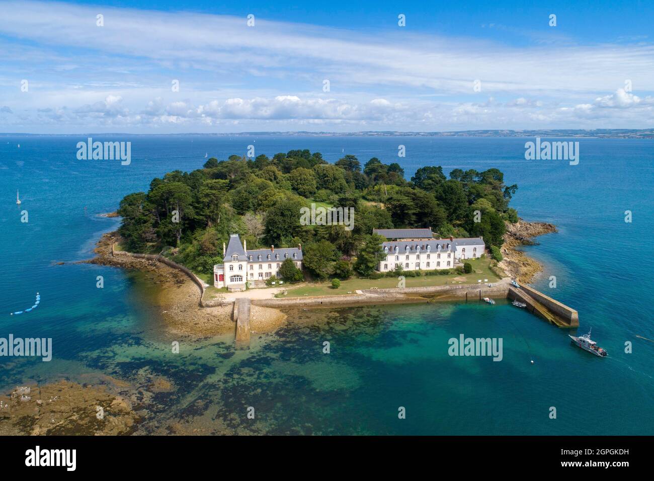 France, Finistère (29), Cornouaille, Douarnenez, Tristan island at Tréboul (aerial view) Stock Photo