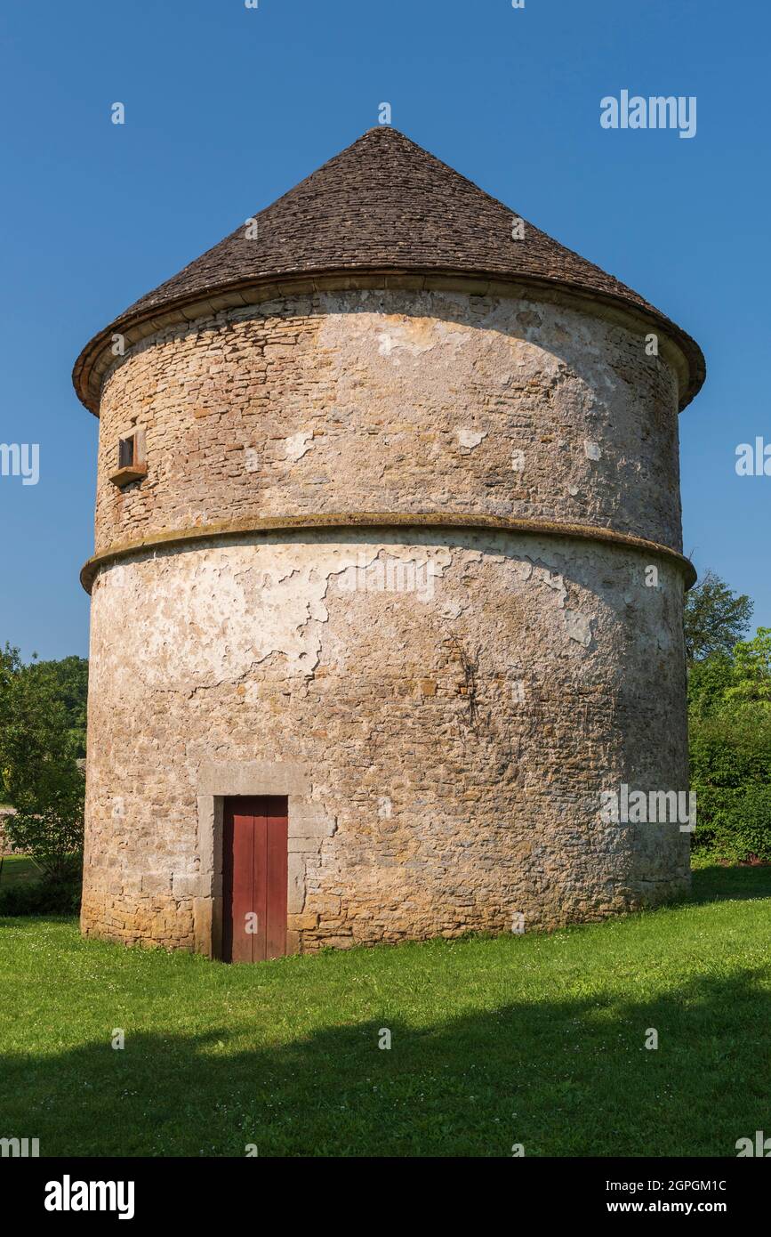 France, Haute Saone, Oricourt, medieval castle of Oricourt from the 12th century, dovecote from 1680 Stock Photo