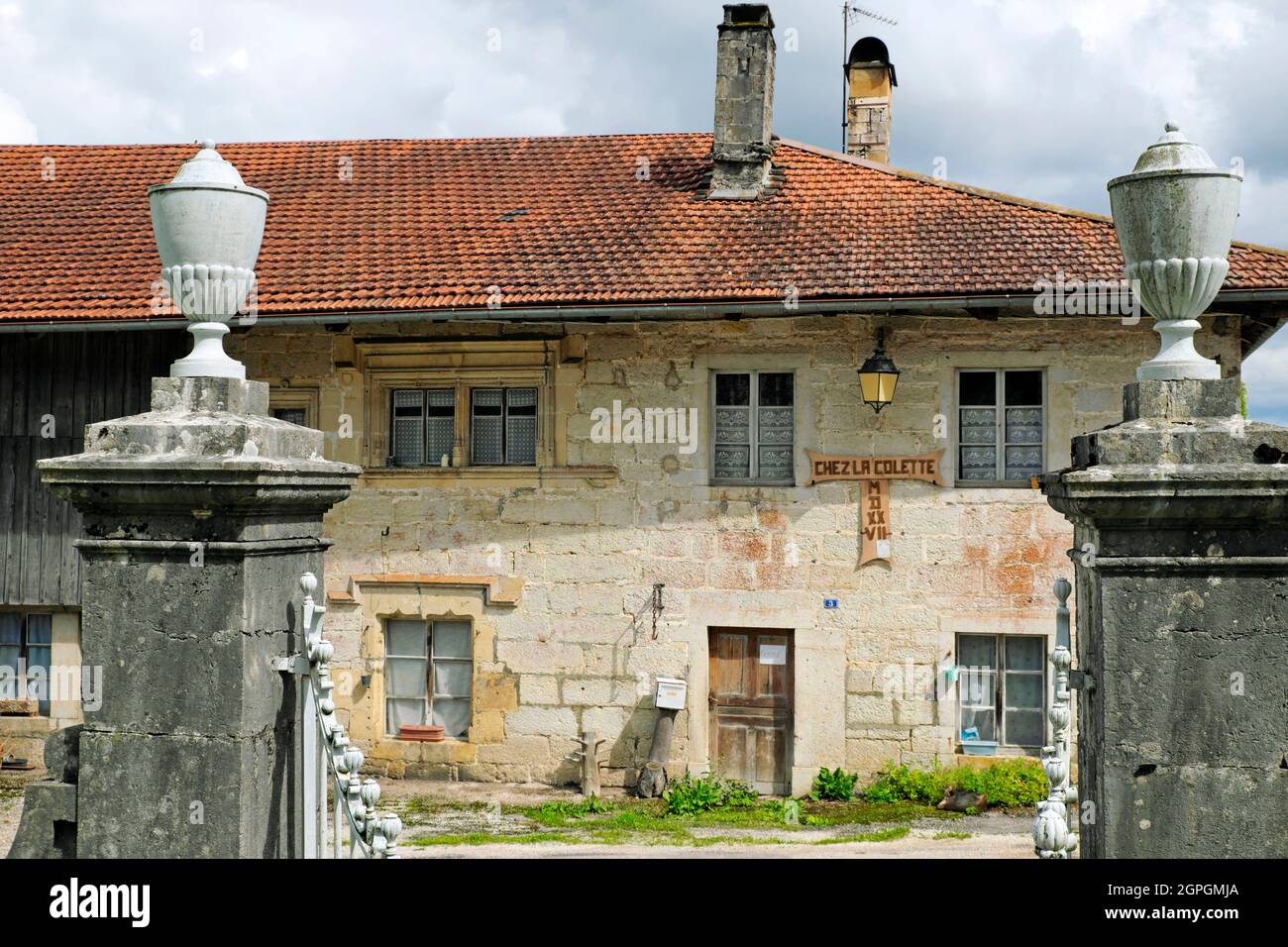 France, Doubs, Le Bizot, House of justice dated 16th century, old village café Chez la Colette Stock Photo