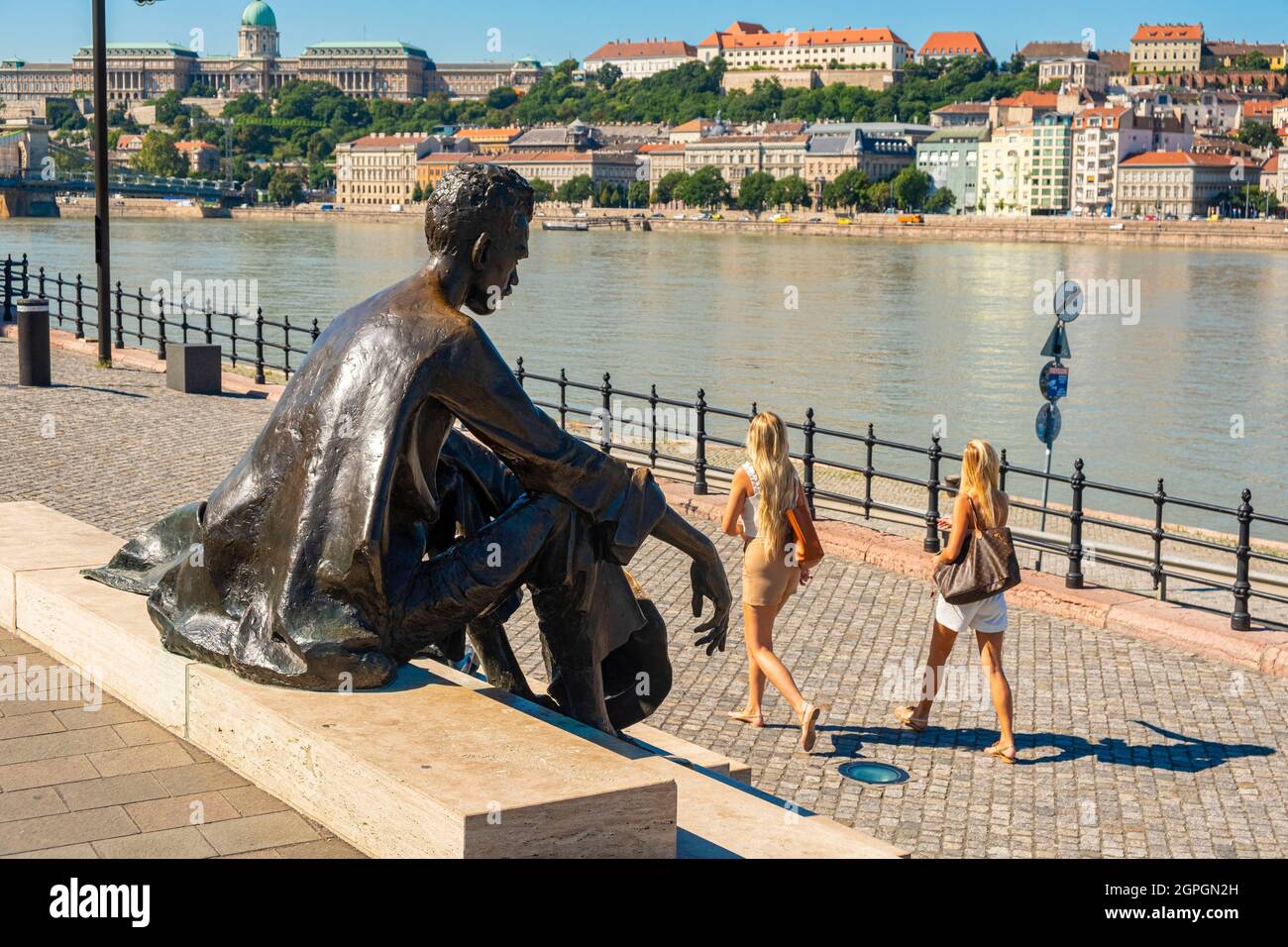 Hungary, Budapest, listed as World Heritage by UNESCO, Pest district, on the banks of the Danube, Kossuth Lajos square, statue of Attila József Stock Photo