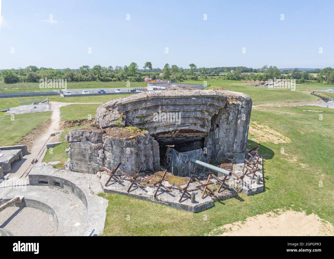 France, Manche, Saint Marcouf, Crisbecq battery, Atlantic Wall german coastal batteries, bunker with its 210mm gun Skoda (aerial view) Stock Photo
