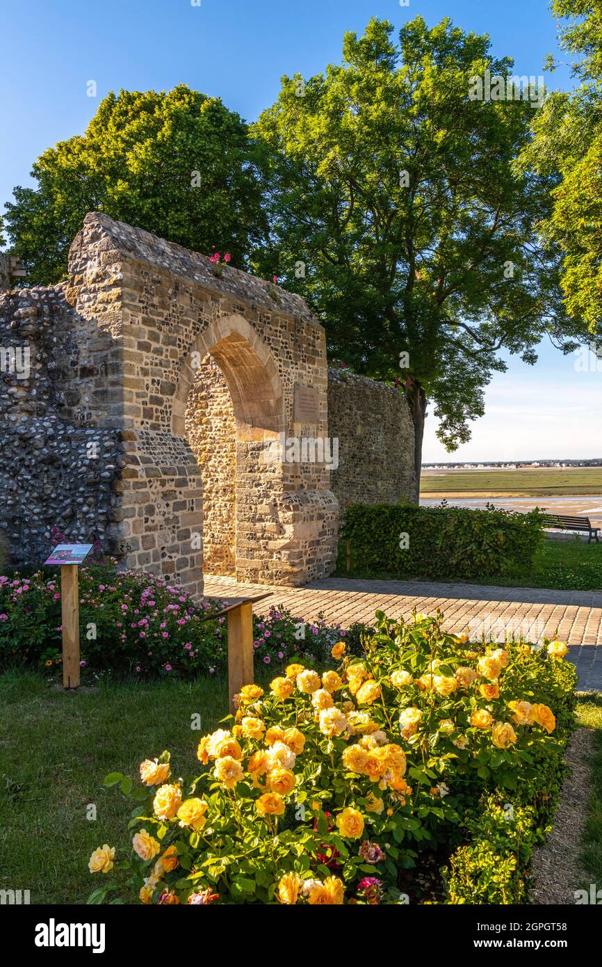 France, Somme (80), Baie de Somme, Saint-Valery-sur-Somme, la vielle ville Stock Photo